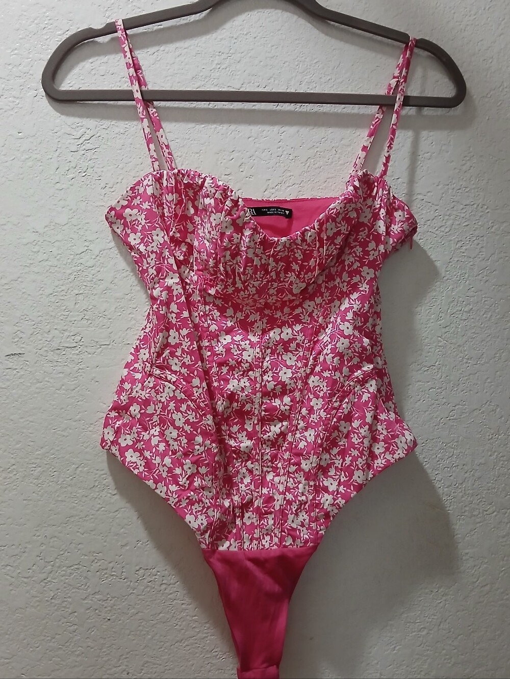 Zara nwot S Pink Floral bodysuit top